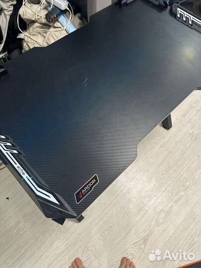 Компьютерный стол игровой с подсветкой