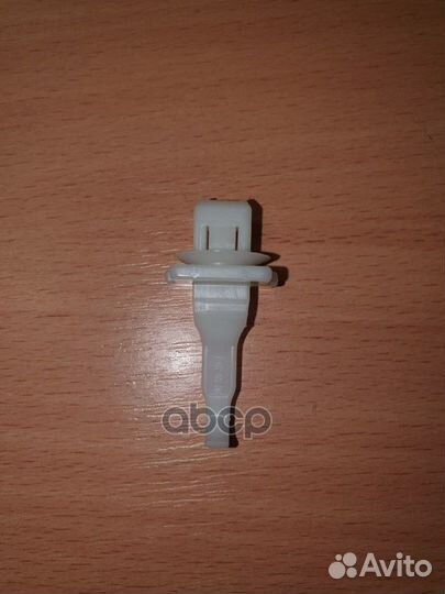 Фиксатор 5N0880385A VAG