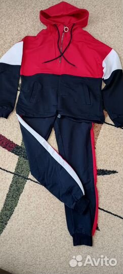 Спортивный костюм женский