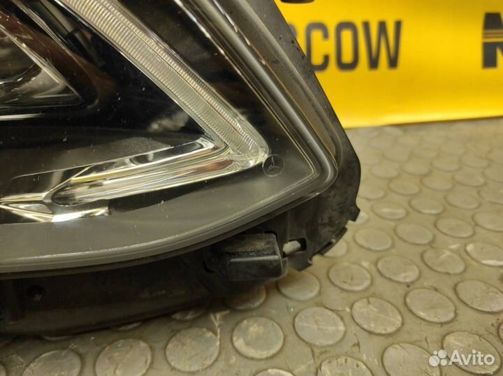 Фара правая Mercedes-Benz E-Class