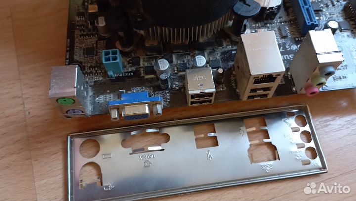 Материнская плата с процессором и памятью
