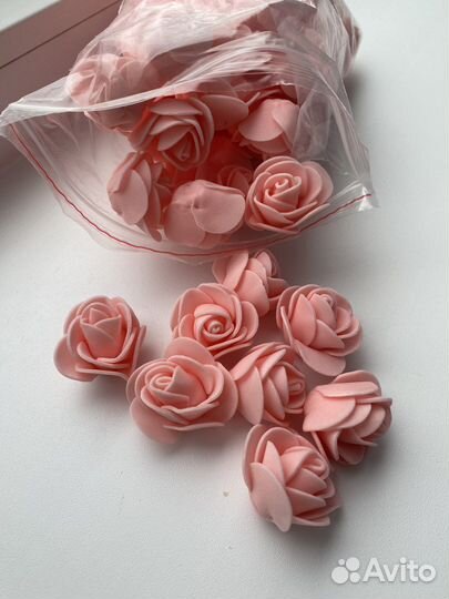 Розы из фоамирана 70шт