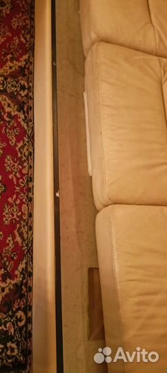 Кожаный диван бу