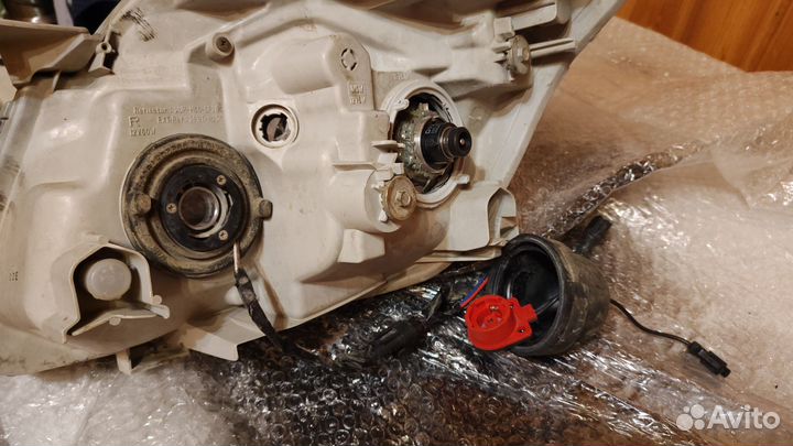 Фара Тойота королла спасио 121