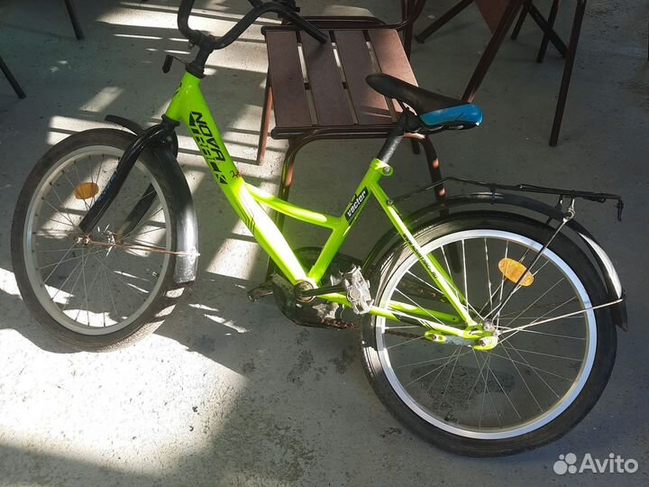 Велосипед novatrack 20 vector