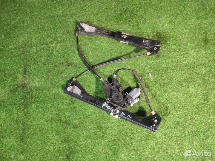 Стеклоподъемник передний правый Volkswagen Polo