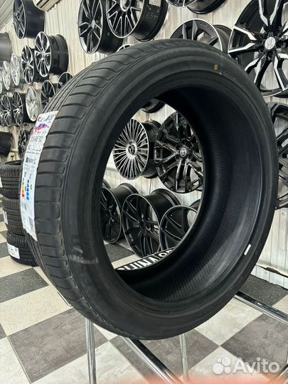 Kinforest KF-550 275/40 R21 107Y