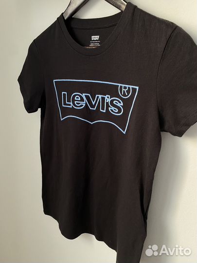 Футболка Levi's