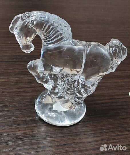 Статуэтка лошадь хрустальная новая