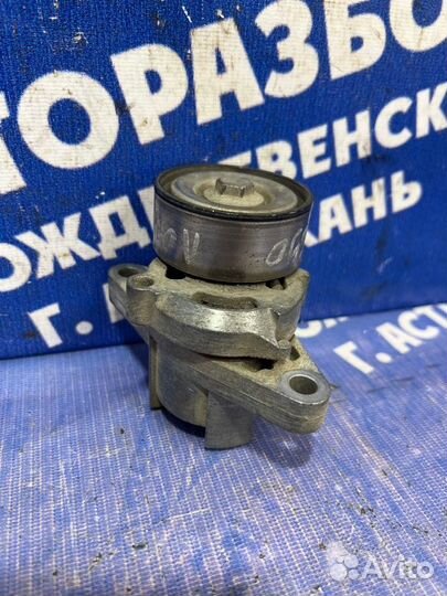 Натяжитель ремня генератора Renault Logan 1 седан