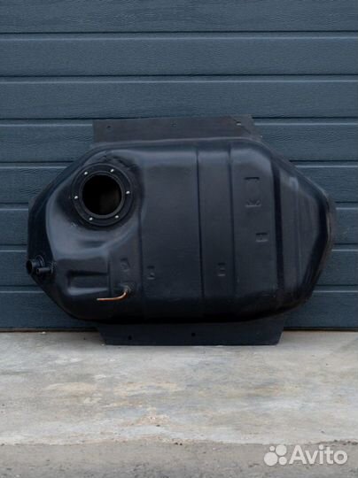 Топливный бак Nissan Terrano 2