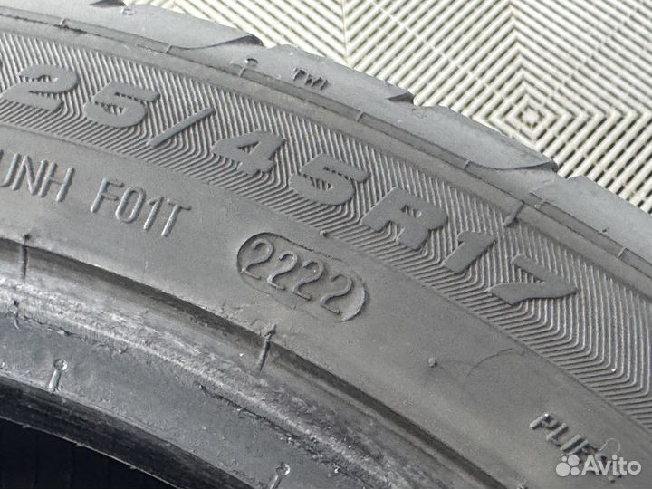 Viatti Strada Asimmetrico V-130 225/45 R17 94V