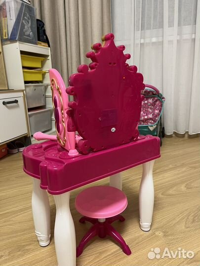 Туалетный столик для девочки