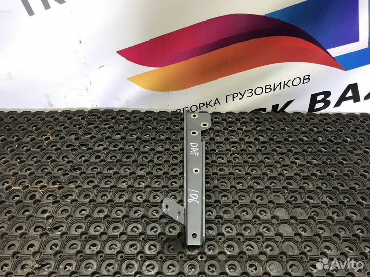 Кронштейн бачка гура Daf XF106