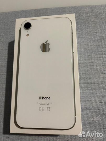 Телефон iPhone XR