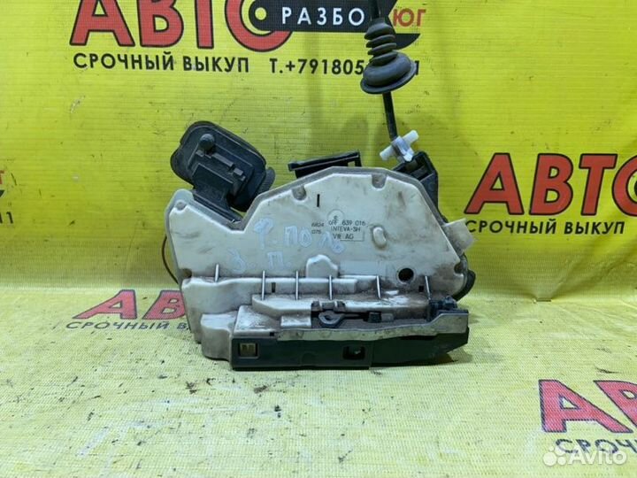 Замок двери задний правый Volkswagen Polo седан