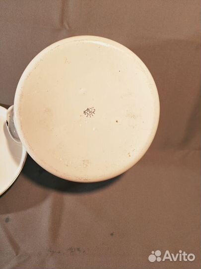 Кастрюля эмалированная