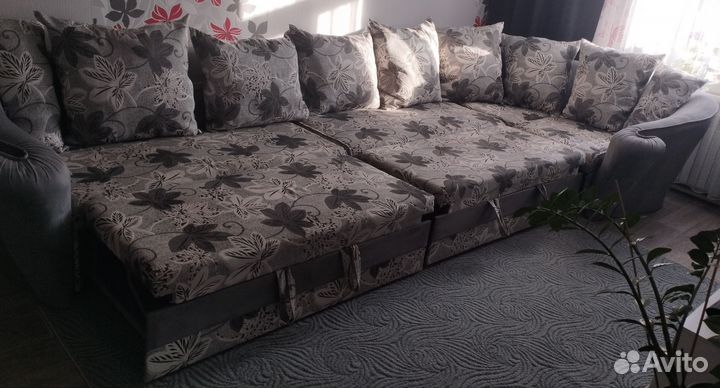 Большой угловой диван бу