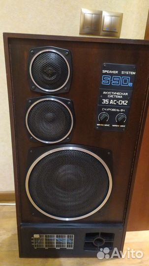 Катушечный магнитофон с колонками