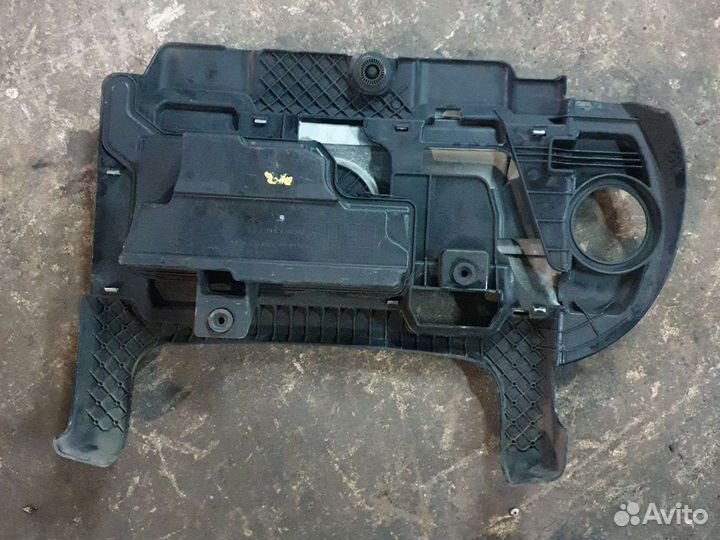 Декоративная крышка двигателя фольцваген гольф 5