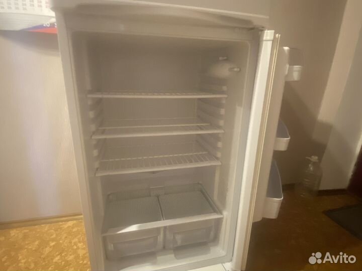 Холодильник indesit