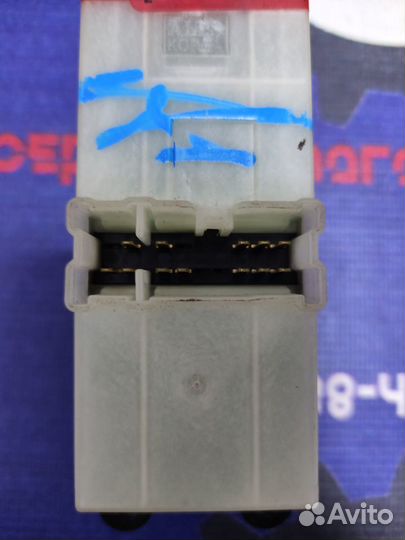 Блок управления стеклоподъемниками Nissan Navara