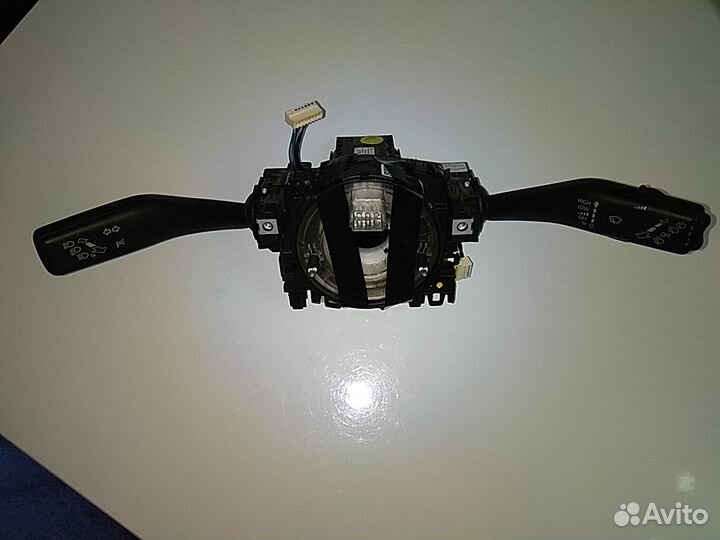 Подрулевой переключатель Volkswagen Golf Plus