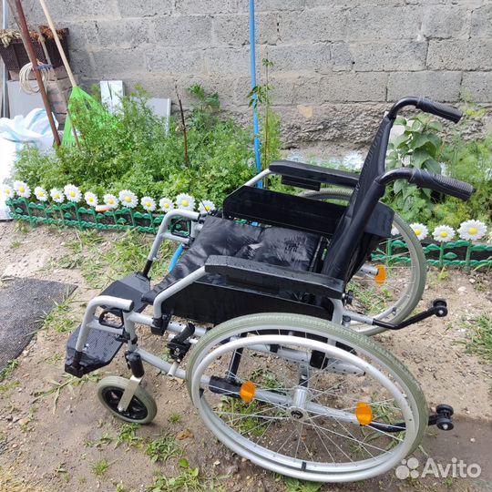Инвалидная коляска складная бу