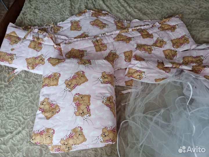 Комплект в детскую кроватку новый