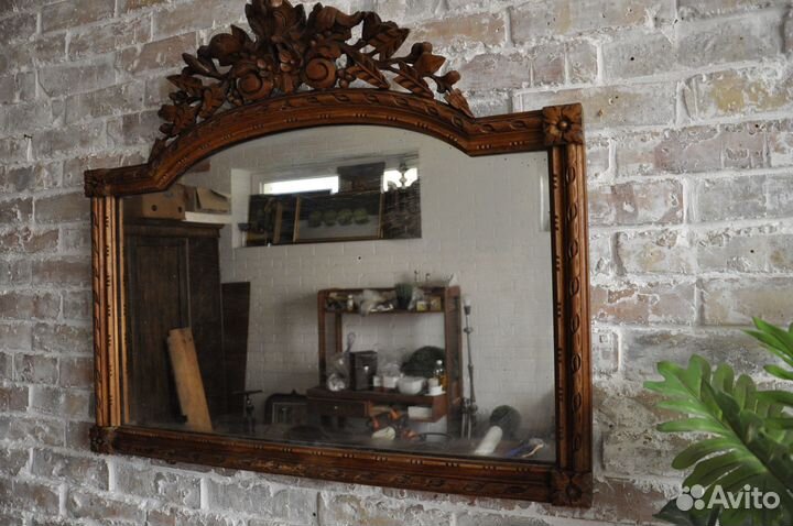 Зеркало старинное настенное, с навершием