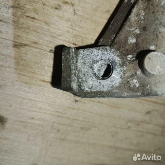 Кронштейн кондиционера Mitsubishi Outlander 3