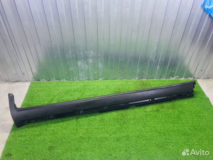 Накладка на порог правая Volvo Xc70