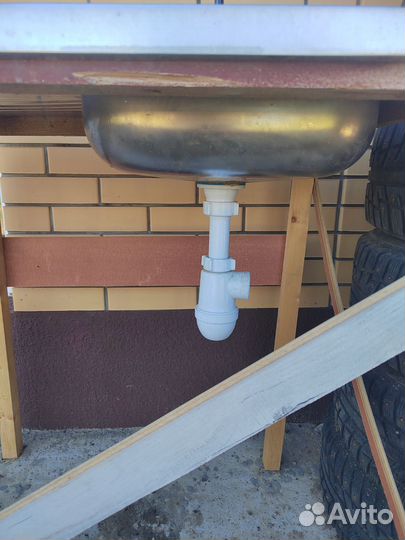 Раковина со смесителем