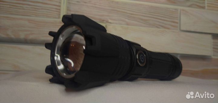 Прожектор фонарь тёплый жёлтый свет 1.5км.см.видео