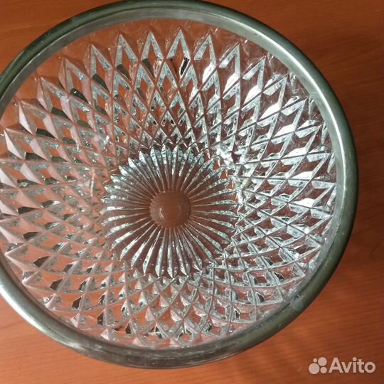 Большая хрустальная ваза