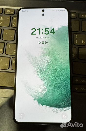 Samsung Galaxy S22, 8/256 ГБ