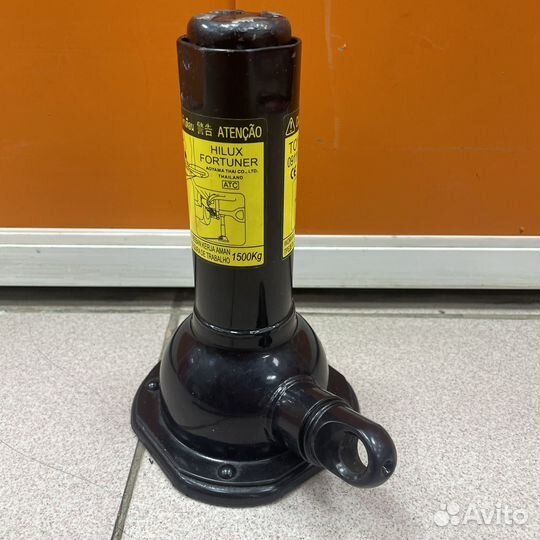 Домкрат винтовой 1500kg