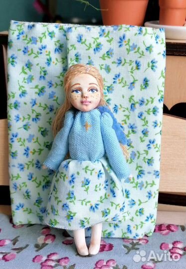 Куколка ангелок в смешанной технике