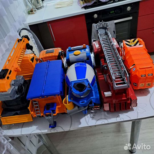 Большие машинки брудер