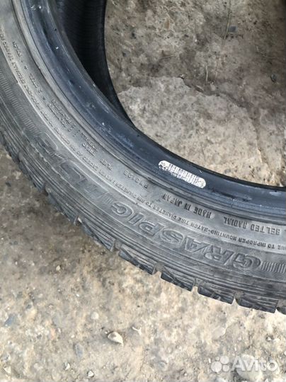 Dunlop Graspic DS3 215/50 R17