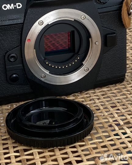 Беззеркальный фотоаппарат Olimpus OMD-EM 1 mark II