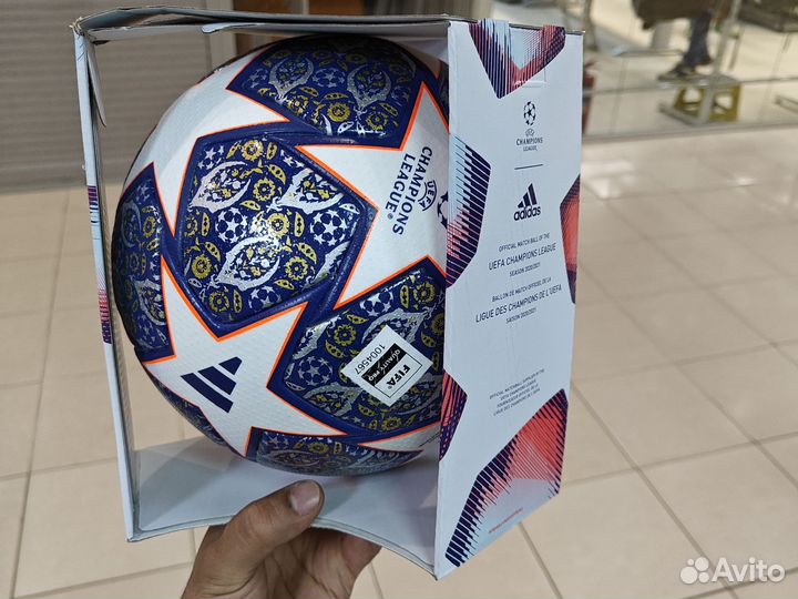 Футбольный мяч adidas champion league