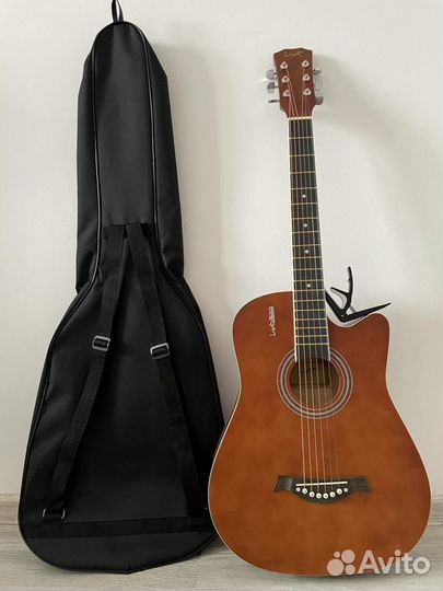 Акустическая гитара