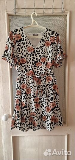 Платье женское молочный цвет р 50-52 новое