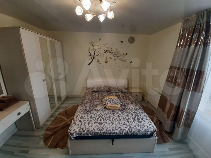 Дом 200 м² на участке 5 сот.