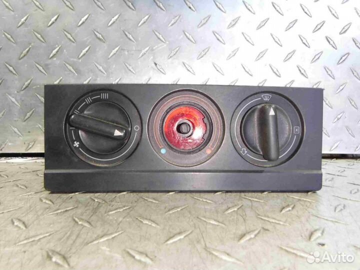 Блок управления отопителем Audi 80/90 (B3) 1986-91