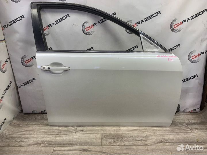 Дверь передняя правая Toyota Camry 40