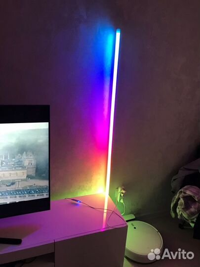 Светильник угловой напольный