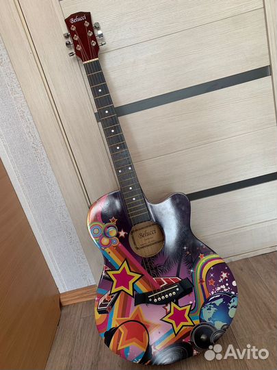 Акустическая гитара