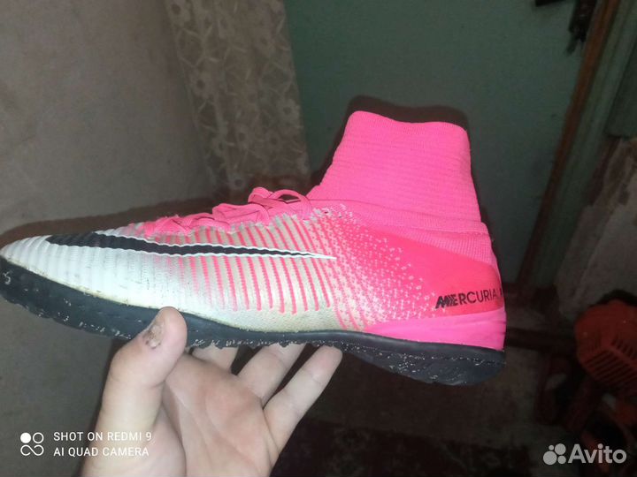 Футбольные бутсы nike